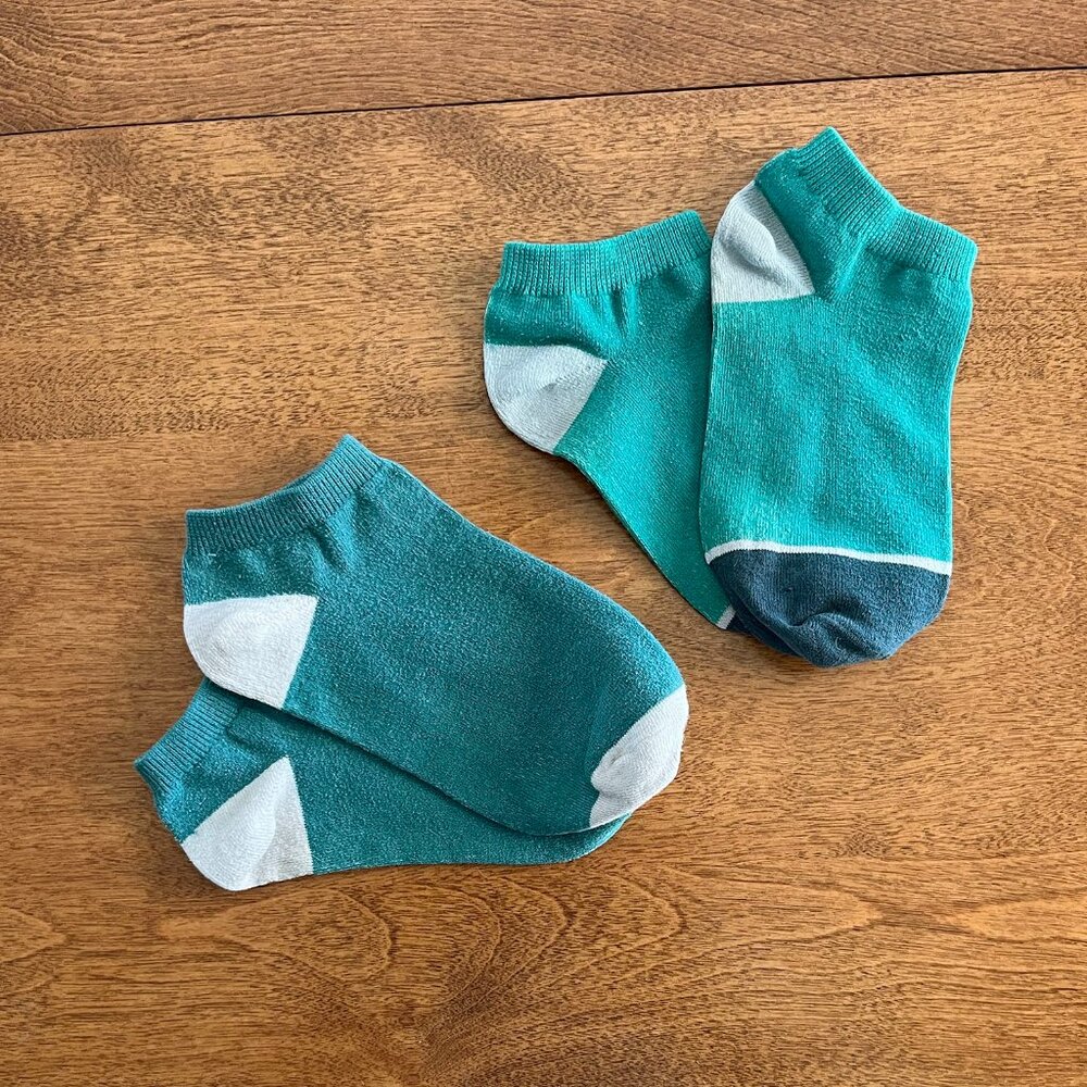 Old Navy green ankle socks M *Free in bundle*